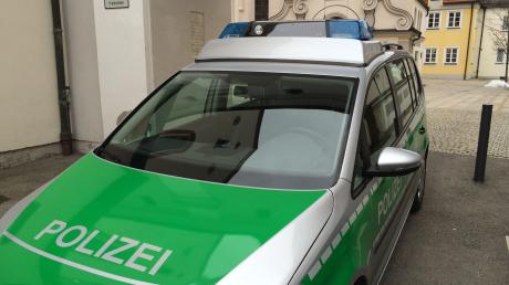 Die Polizei zeigt in Mindelheims Altstadt Präsenz gegen Fremdenfeindlichkeit. 