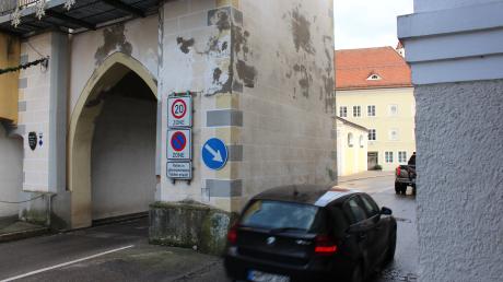 Versuchsweise wird derzeit eine Röhre am Unteren Tor in Mindelheim für den Verkehr gesperrt. 