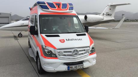 Die Sanitäter des Malteser Hilfsdienstes Bad Wörishofen sind im Rückholdienst europaweit unterwegs. Patienten holen sie direkt am Flugzeug ab und transportieren sie in heimische Gefilde. 