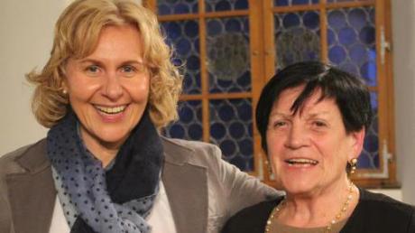 Vorsitzende Rosi Greiner (links) dankte ihrer Vorgängerin Theresa Deuring.