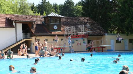 Das Freibad am Sonnenbüchl in Bad Wörishofen öffnete heuer nach technischen Probleme erst mit großer Verspätung. 