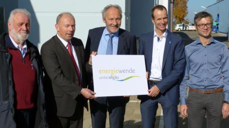 Wollen die Energiewende im Unterallgäu vorantreiben (von links): Hermann Fischer (Biogasproduzent), Norbert Schürmann (LEW), Hans Joachim  (Landrat), Martin  (), Oliver  (Energieverantwortlicher 