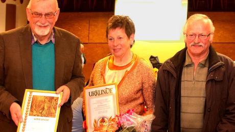 Drei neue Ehrenmitglieder hat die Wehr Immelstetten. Nachdem sie das 65. Lebensjahr vollendet haben wurden Altbürgermeister Walter Wörle, Rosa Baur und Josef Müller (von links) ausgezeichnet.