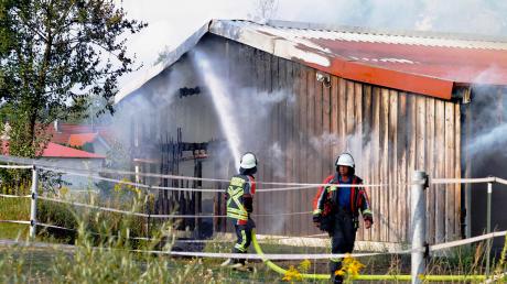Ein Reitstall in Türkheim brannte am Samstag nieder.