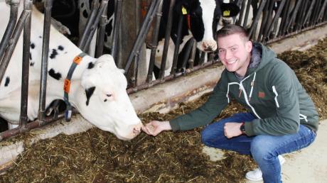 Der 24-jährige Michael Simon aus Bedernau wird einmal den elterlichen Hof übernehmen. Für den jungen Landwirtschaftsmeister ist die Branche durchaus zukunftsfähig. 	 	