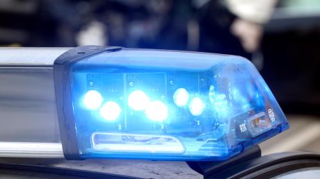 Vor einigen Tagen wurde einem Augsburger ein Laptop aus dem Auto gestohlen. Doch er fand es im Internet - und die Polizei  einen Verdächtigen.