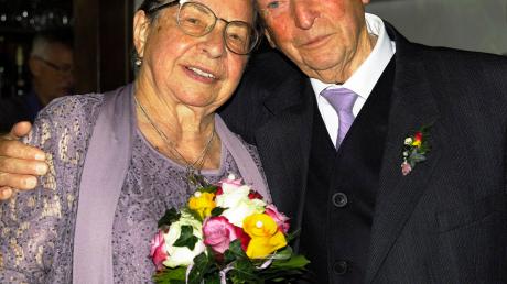 Seit 65 Jahren gehen Franziska und Erwin Baumeister aus Markt Wald gemeinsam durchs Leben.  	