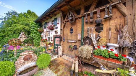 In vier arbeitsintensiven Jahren verwandelte Familie Feuchtl ein baufälliges Bauernhaus im südlichen Landkreis in ein regelrechtes Paradies. 	