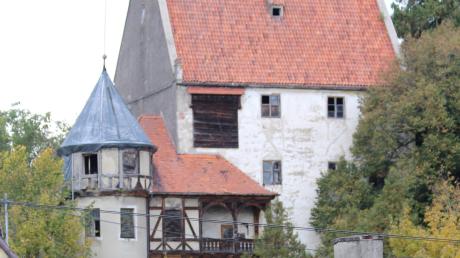 Das historisch bedeutende Schloss Mattsies, das im ausgehenden Mittelalter gebaut wurde, ist in einem schlechten Zustand. Potenzielle Investoren haben das Projekt zuletzt nicht weiterverfolgt und auch ein Käufer fand sich nicht. 	