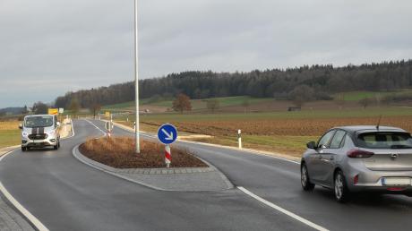 Eine Verkehrsinsel steht seit einigen Wochen am nördlichen Ortseingang von Loppenhausen. Dass sie dazu führt, dass Autos und Lastwagen abbremsen, war von vorneherein klar. Doch wie groß die Auswirkungen wirklich sind, beweist nun eine Verkehrsaufzeichnung. 	