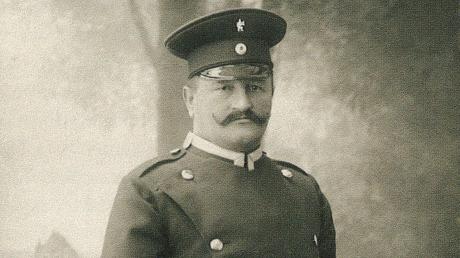 Handelsreisende mussten eine Legitimation mit sich führen. Sonst drohte Ärger mit der Gendarmerie. Zum Beispiel mit dem Mindelheimer Stadtpolizisten Adolf Stoppel, der von 1892 bis 1923 im Dienst war.  	