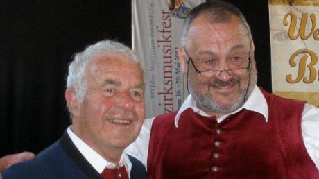 Jean Guillemot (links) bei einem seiner vielen Besuche bei den Wertungsspielen des ASM zusammen mit Bezirksleiter Andreas Schuster.  	