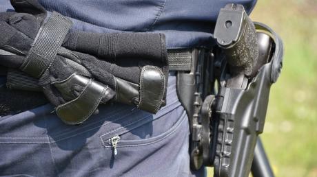 Polizisten mussten in Irsingen ein verletztes Rehkitz schießen. 