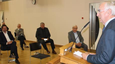 Theo Waigel, Ehrenvorsitzender der CSU und noch immer der wohl bekannteste Politiker aus dem Allgäu, kam zu einem Wahlkampfauftritt nach Mindelheim und warb für den Kandidaten Stephan Stracke (links). 	