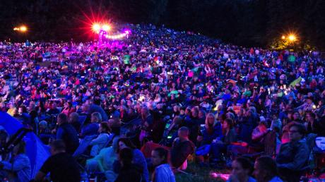 Rund 8000 Besucherinnen und Besucher kamen auf die Mindelheimer Schwabenwiese, um das Mondlicht Open Air zu genießen.