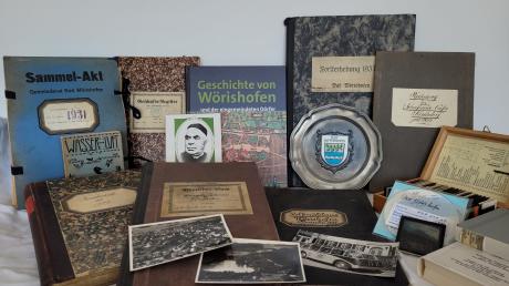 Das Archiv der Stadt Bad Wörishofen beherbergt eine Vielzahl von alten Schätzen in Form von
Schriftstücken, Büchern, Postkarten und vielem mehr. Stadtarchivarin Kirsten Stahmann ist hier
die kompetente Ansprechpartnerin.