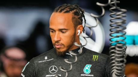 Lewis Hamilton aus Großbritannien will auch zukünftig im Team Mercedes-AMG bleiben.
