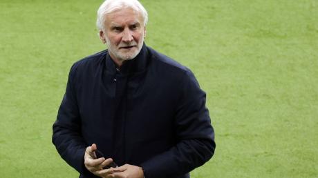 DFB-Sportdirektor Rudi Völler freut sich auf die EM im eigenen Land.
