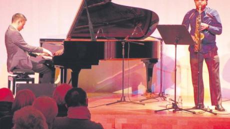 Zwei New Yorker Jazzer im Meier-Bau: In der „Piano Piano“-Reihe des Vereins für moderne Musik gab der Pianist Vijay Iyer zusammen mit seinem Partner am Altsaxofon, Rudresh Mahanthappa, ein viel beachtetes Jazzkonzert.  