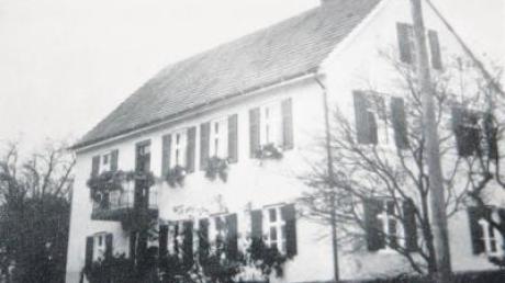 Pfarrer Johannes Bauer hatte vor 100 Jahren die Idee, in Elchingen einen Krankenpflegeverein zu gründen. Das Haus des Oberelchinger Braumeisters Josef Eisenlauer wurde vom Verein 1911 als erstes Schwesternhaus angemietet.  