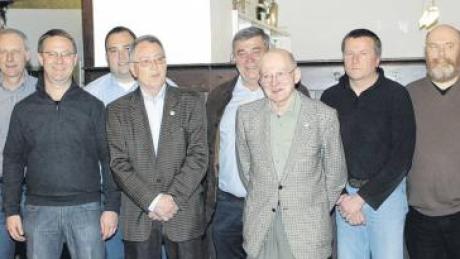 Harald Gaule, Andreas Gnann, Tobias Koch, Peter Ebenhoch, Fritz Koch, Bruno Bahle, Elmar Fähnle und der Vereinsvorsitzende Andreas Werther (von links). 