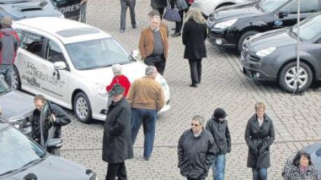 Autos, so weit das Auge reicht: Beim Marktsonntag in Pfaffenhofen wird es für Fahrzeug-Fans Einiges zu sehen geben.  
