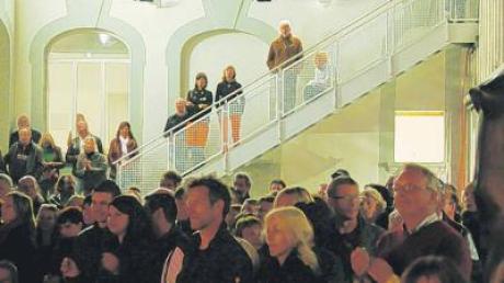 Erfolgreiche Kulturnacht: Prall gefüllt war der Innenhof des Neu-Ulmer Edwin-Scharff-Museums beim Konzert von Siyou ’n’ Hell. 