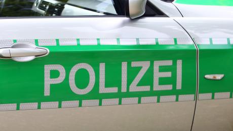 Ein Autofahrer hat auf dem Autobahnparkplatz Ulm-Ost einen Kollpas erlitten. 