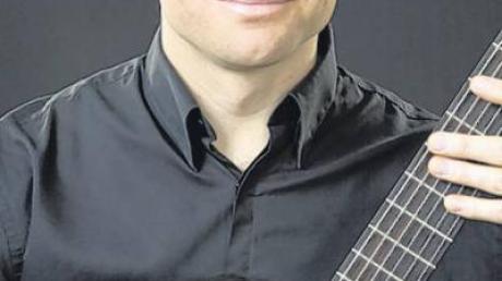 Stefan Schmitz, der klassische Gitarrenvirtuose.  