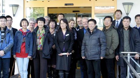 Eine hochrangige Delegation aus China informierte sich aus erster Hand über das Pflegekonzept im Thalfinger Seniorenzentrum Haus Tobit. 