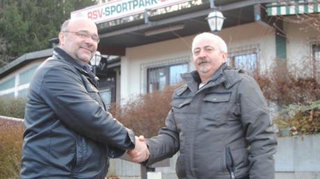 Salvatore Trombatore (rechts) ist der neue Pächter der Gaststätte des RSV. Im März soll das Lokal wieder eröffnen. 
