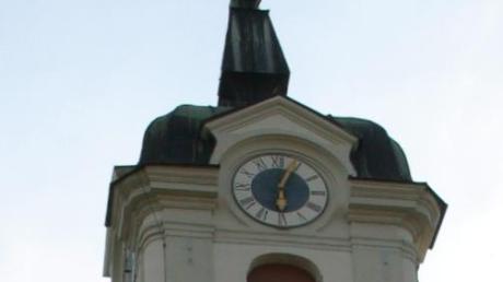 Der Staat ist als Besitzer der Klosterkirche auch Baulastträger des Wahrzeichens von Elchingen, das gilt auch für die Wartung und Restaurierung der Kirchturmuhr.  