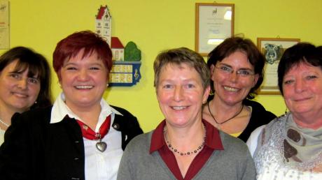 Birgit Schlosser, Ljubica Hildenbrand, Centa Weltle, Sabine Körner und Renate Sälze bilden den Vorstand der Chorgemeinschaft „Sängertreu“.  