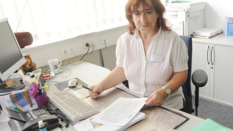 Brigitte Mohrenweiss ist eine von insgesamt 649 Mitarbeitern mit Behinderung. Der Arbeitskreis der Schwerbehindertenvertetung tagt derzeit im Werk der Evobus in Neu-Ulm. 
