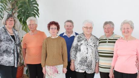 Hannelore Rohm (von links), Christa Bruckmaier, Rita Langmaier, Hilde Schwarz, Ingrid Botzenhardt, Cilly Vidal und Erna Leng. 
