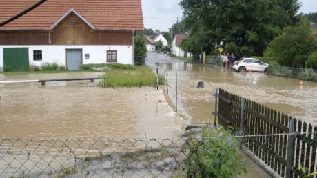 Im Juni 2013 brachen Wassermassen über einige Roggenburger Ortseile herein, viele Keller wurden überflutet. 