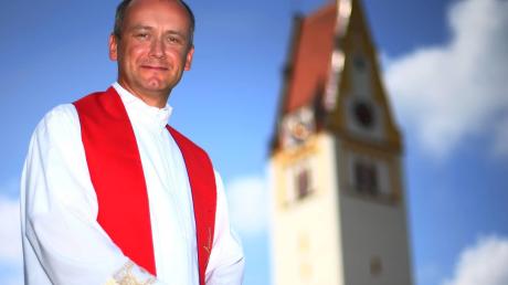 Pfarrer Bosnjakovic Josip ist seit dem Mitte Juli in Oberfahlheim. Er studierte Theologie und Psychologie und spricht fünf Sprachen. 