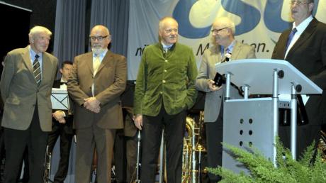 Johannes Kleber (rechts) dankte den ausgeschiedenen Stadträten. Von Links: Sebastian Knaur, Franz Dirr, Axel Janischowski und Alfred Haas. 