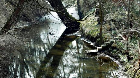 Flüsse bieten Freizeitqualität – die Stadt Weißenhorn will ihre Potenziale künftig durch ein Naherholungsgebiet nutzen. Im Betracht kommen Osterbach und Roth (im Bild). Auch der Hochwasserschutz spielt eine Rolle.