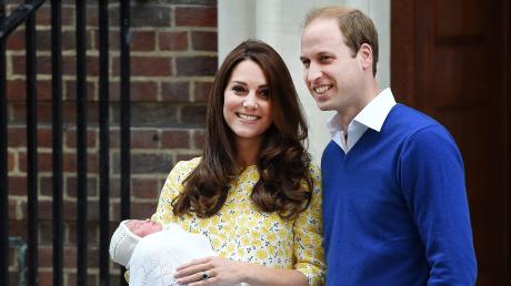 Prinz Harry bringt seiner Nichte Charlotte sowie den Eltern William und Kate Glückwünsche aus Neuseeland mit.