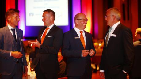Gute Laune der künftigen Chefs der neuen VR-Bank Neu-Ulm (von links): Wolfgang Seel (Weißenhorn), Steffen Fromm, Werner Deubel (beide aus Neu-Ulm) sowie Alois Spiegler (Weißenhorn). 