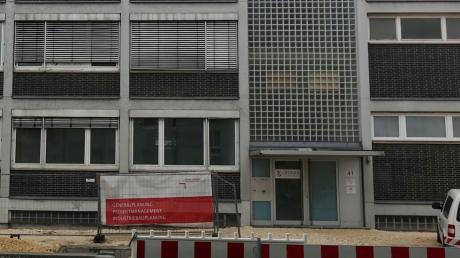 Hier in der Karlstraße soll einmal ein privates Gymnasium entstehen. Der Schulträgerverein Bildungsinitiative Blautal wartet allerdings noch auf die Genehmigung.  	
