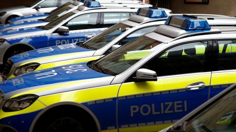 Die Ulmer Polizei sucht nach einem Mann, der eine Frau mit einem Messer angegriffen hat. 