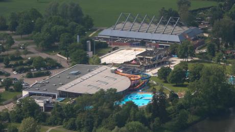 Großalarm in Neu-Ulm: In der Eislaufanlage beim Donaubad wurde gerade die deutsche Meisterschaft für Inlinehockey ausgetragen 