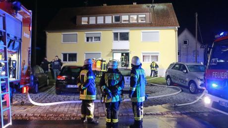 Bei einem Brand in dieser Flüchtlingsunterkunft in Erbach sind neun Menschen verletzt worden.  	