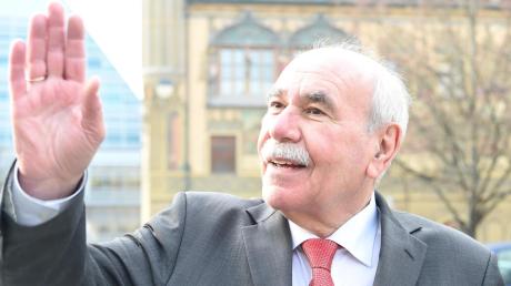 Das Rathaus hat er eigentlich hinter sich gelassen, doch für ein paar Stunden wird er dort wieder im Mittelpunkt stehen: Ulms Alt-Oberbürgermeister Ivo Gönner feiert heute seinen 65. Geburtstag. 