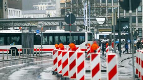 Rund um den Zentralen Ulmer Busbahnhof wird gebaut: Rund 500 Busse fahren hier an Werktagen ab. 