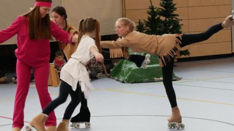 Seit Monaten proben etwa 30 Buben und Mädchen des TSV Holzheim für das Rollschuh-Musical, das am Wochenende zweimal aufgeführt wird.  	