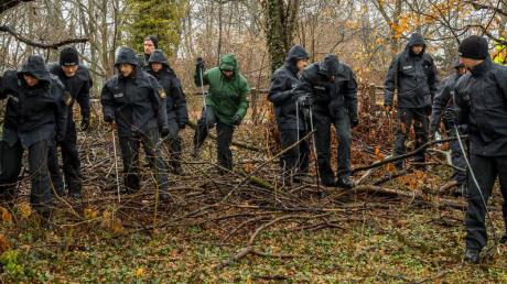 Spurensuche beim Tatort: Nach dem Tötungsdelikt vor über zwei Wochen in Lindau hat die Polizei einen weiteren Tatverdächtigen festgenommen. 