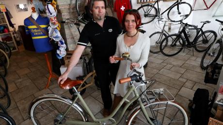 Ein breites Sortiment an Fahrrädern, Bekleidung, Accessoires und Zubehör führen Bernadette Gläser und Oliver Schwind in ihrem „Fachgeschäft für Fahrradkultur“ in der Ulmer Rabengasse. 